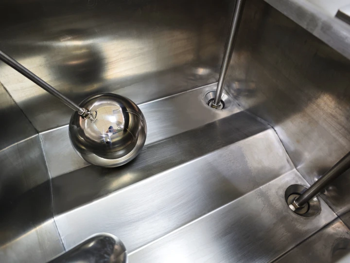 sightec-f50d-double-nozzles-filling-machine-front-view-detail1